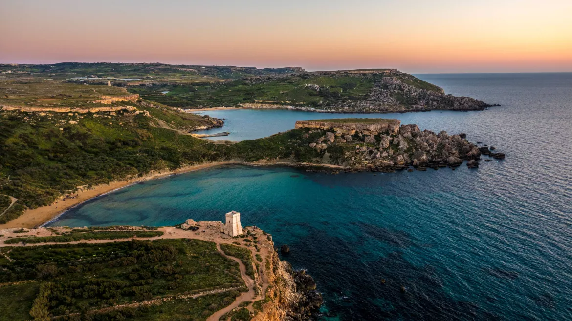 Golden Bay, Malta
